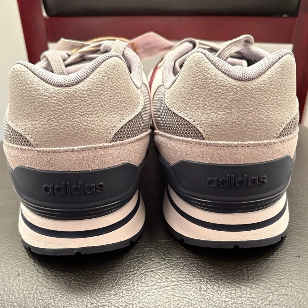 New Men’s‎ Adidas Run 80s Gray and Maroon Sneakers Size 13